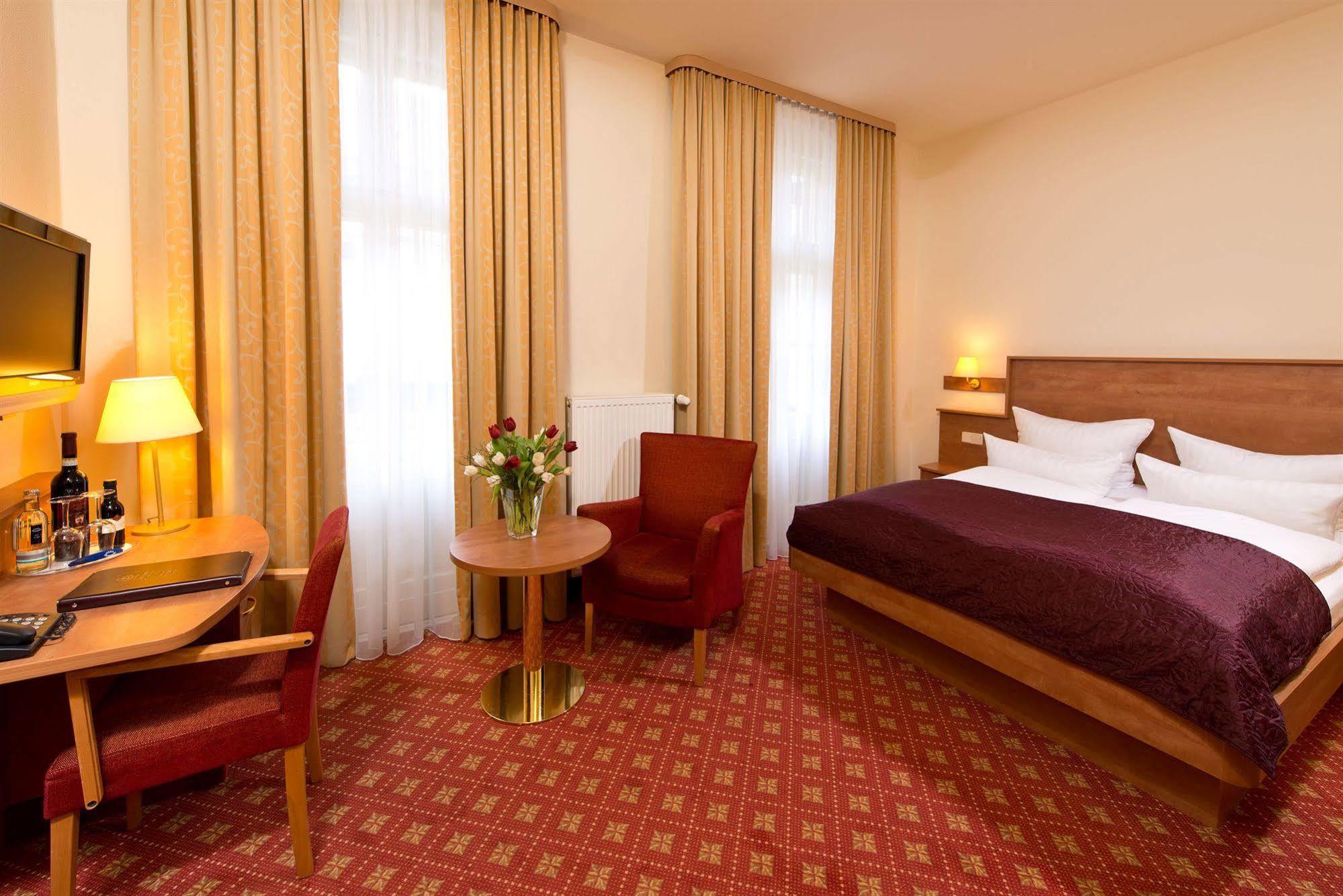 Hotel & Zarenhof Prenzlauer Berg 3*